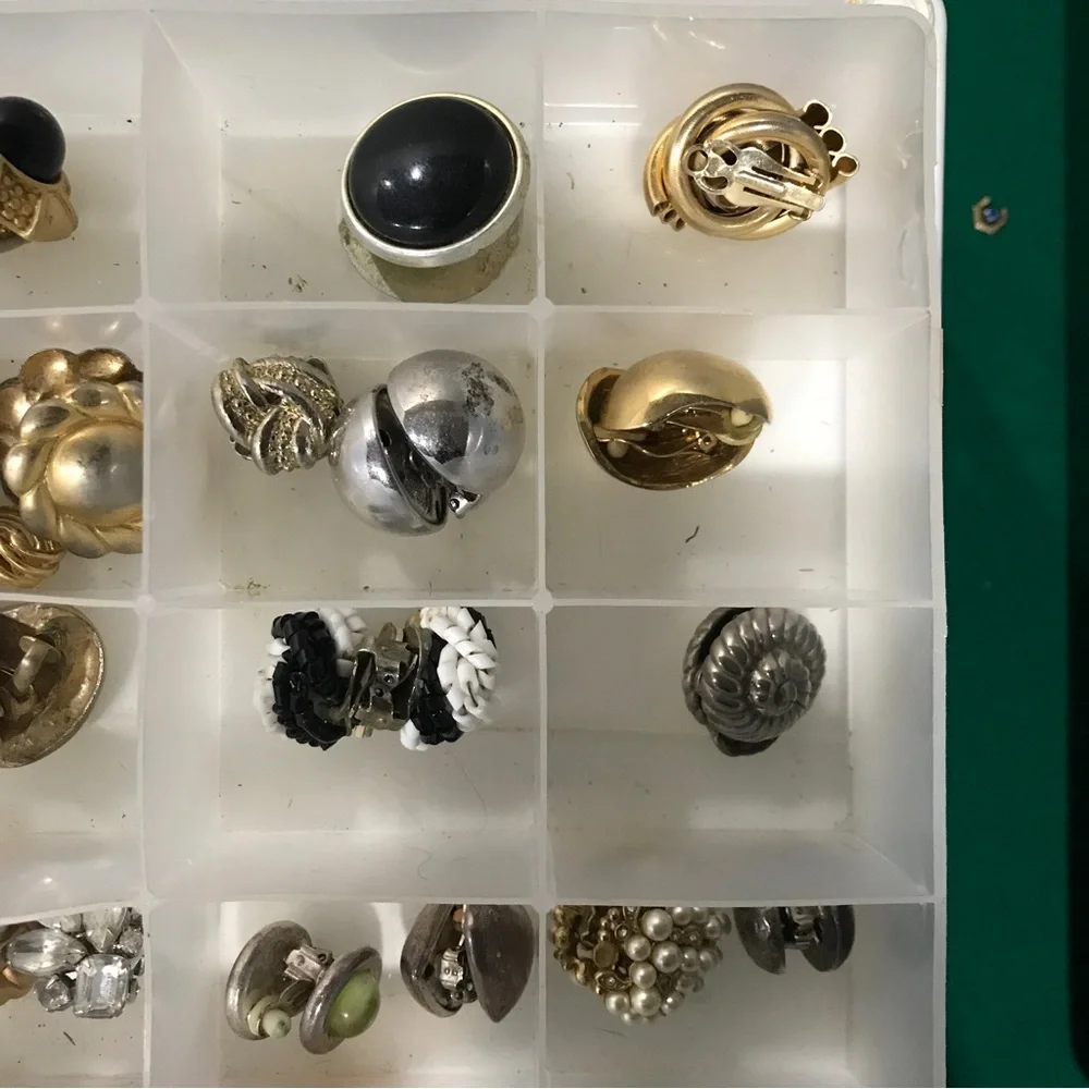 Lot of 24 vintage clip on earrings - Picture 4 of 5